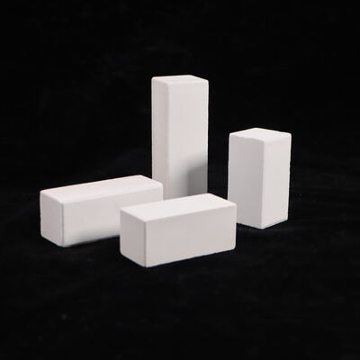 مقاومت خرد کردن سرد بیشتر از 90MPA کوره پست های ساخته شده از کورندوم مولیت و تراکم 2.8gcm3 طراحی شده برای عملکرد در سیستم کوره های صنعتی