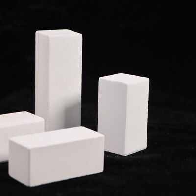 مقاومت خرد کردن سرد بیشتر از 90MPA کوره پست های ساخته شده از کورندوم مولیت و تراکم 2.8gcm3 طراحی شده برای عملکرد در سیستم کوره های صنعتی