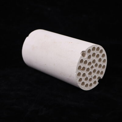 چگالی 3.75 تا 3.9 گرم در هر سانتی متر مکعب اکسید آلومینیوم سرامیک قدرت فشرده سازی بیش از 3000 MPa قدرت انعطاف پذیری 200 تا 400 MPa