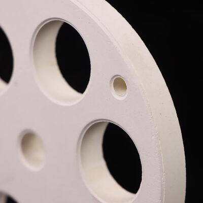 به طور معمول کمتر از 15 درصد خوشه دار بودن سرامیک مولیت درجه حرارت بالا برای مدیریت گرما و قابلیت اطمینان طولانی مدت طراحی شده است