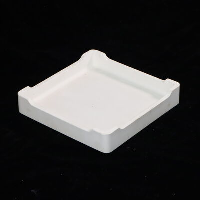 بوته نسوز با سطح صاف که دوام طولانی مدت را تضمین می کند و برای محیط های ذوب شیشه و پخت سرامیک مناسب است.