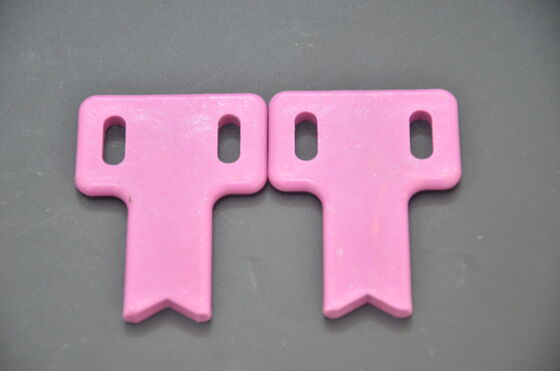 سختی 9 موهس اکسید آلومینیوم سرامیکی با مقاومت عایقی بیش از 1012 اهم سانتی متر و استحکام فشاری بالای 3000 مگاپاسکال برای ابزارهای دقیق