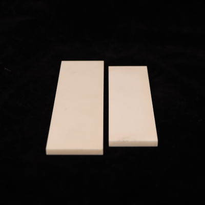 گسترش حرارتی آلومینیوم سرامیکی 8.9 X 10-6 / K و تراکم 3.75-3.9g / cm3 مناسب برای نیازهای B2B شما