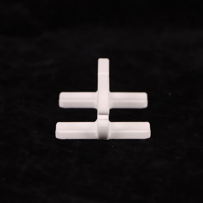 مقاومت انعطاف پذیری آکسید آلومینیوم سفید سرامیکی 200-400 MPa و گسترش حرارتی 8.9 X 10-6 / K برای کاربردهای دمای بالا